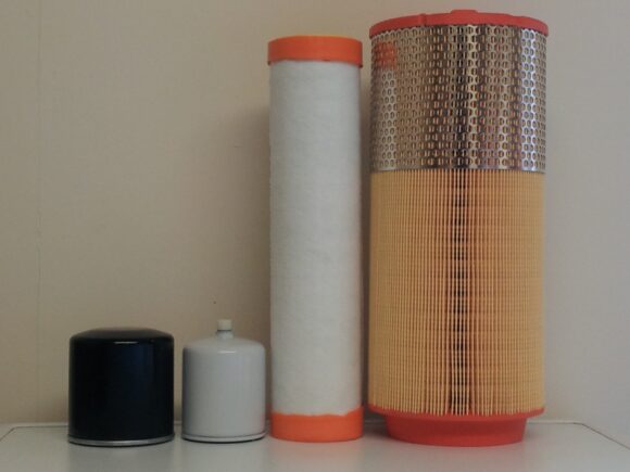V417 Versa Handler w/Kubota V3300DI-T Engine Filter Service Kit